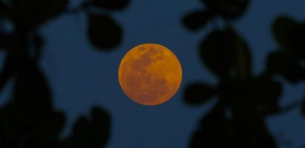 Eclipse com superlua de sangue: imagens do fenômeno em várias partes do mundo – 16/05/2022