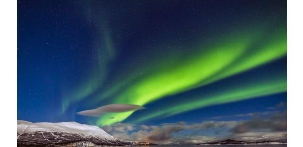 Aurora boreal: o ‘buraco azul’ no céu da Suécia que permite observar esse fenômeno e ‘arco-íris lunar’ – 20/07/2022