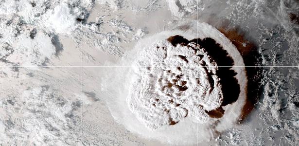 O extraordinário impacto da erupção de vulcão submarino na atmosfera